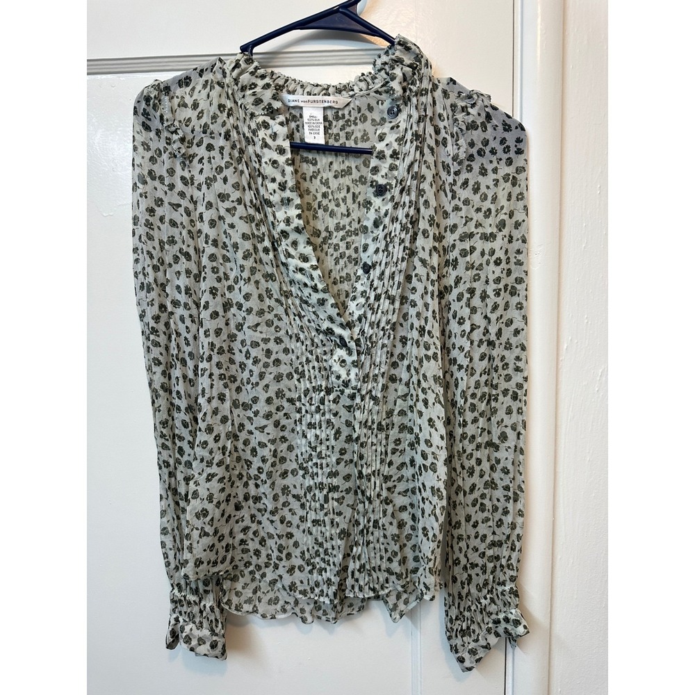 Diane‎ von Furstenberg Roxanne 100% Silk Floral Pintuck Blouse  Green White 2